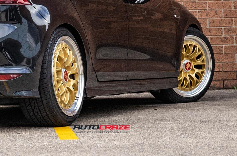 VOLKSWAGEN GOLF LSR GOLD POLISH LIP